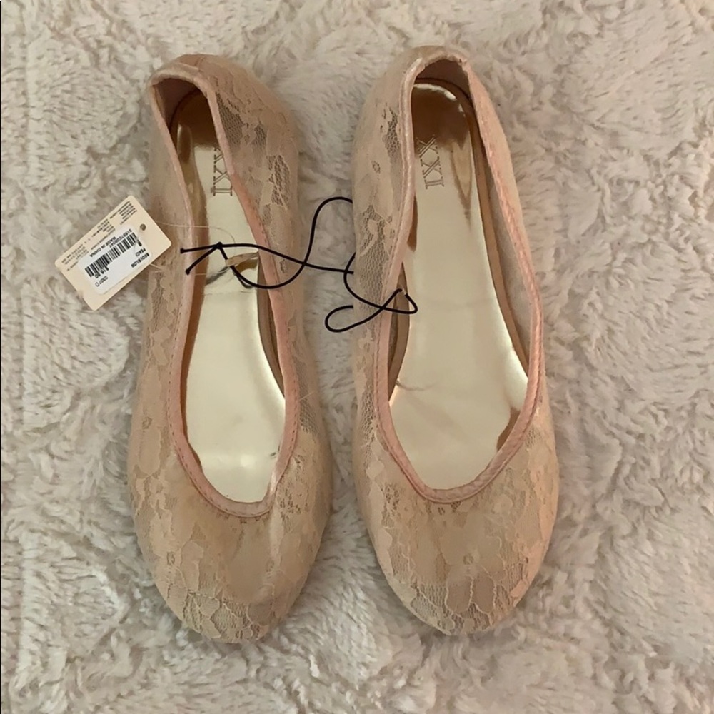 NWT lace ballet flats